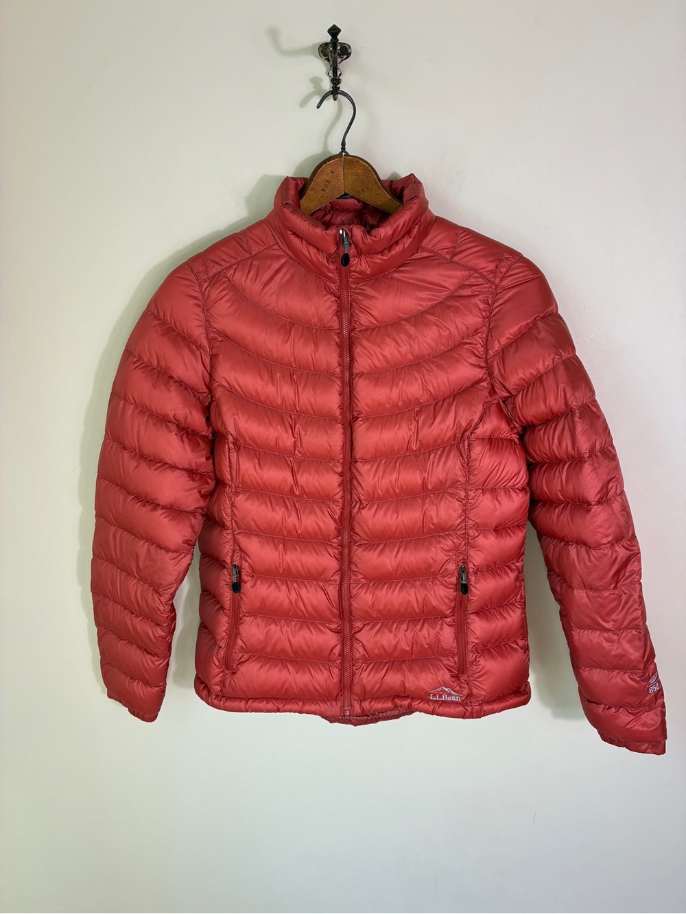 LL Bean Women’s Ultra Light 850 Down Jacket Size M